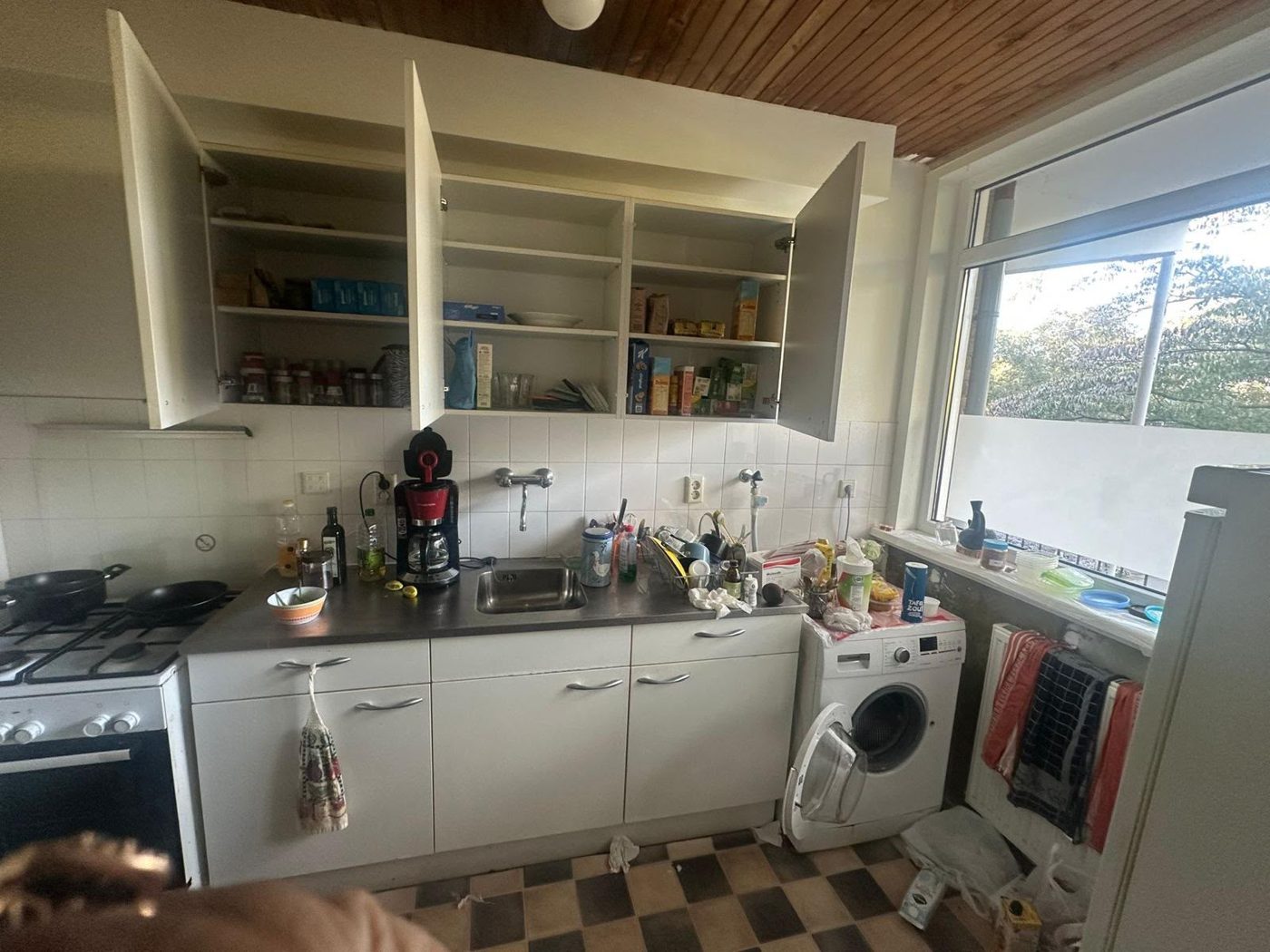 Voor: Keuken ontruimd